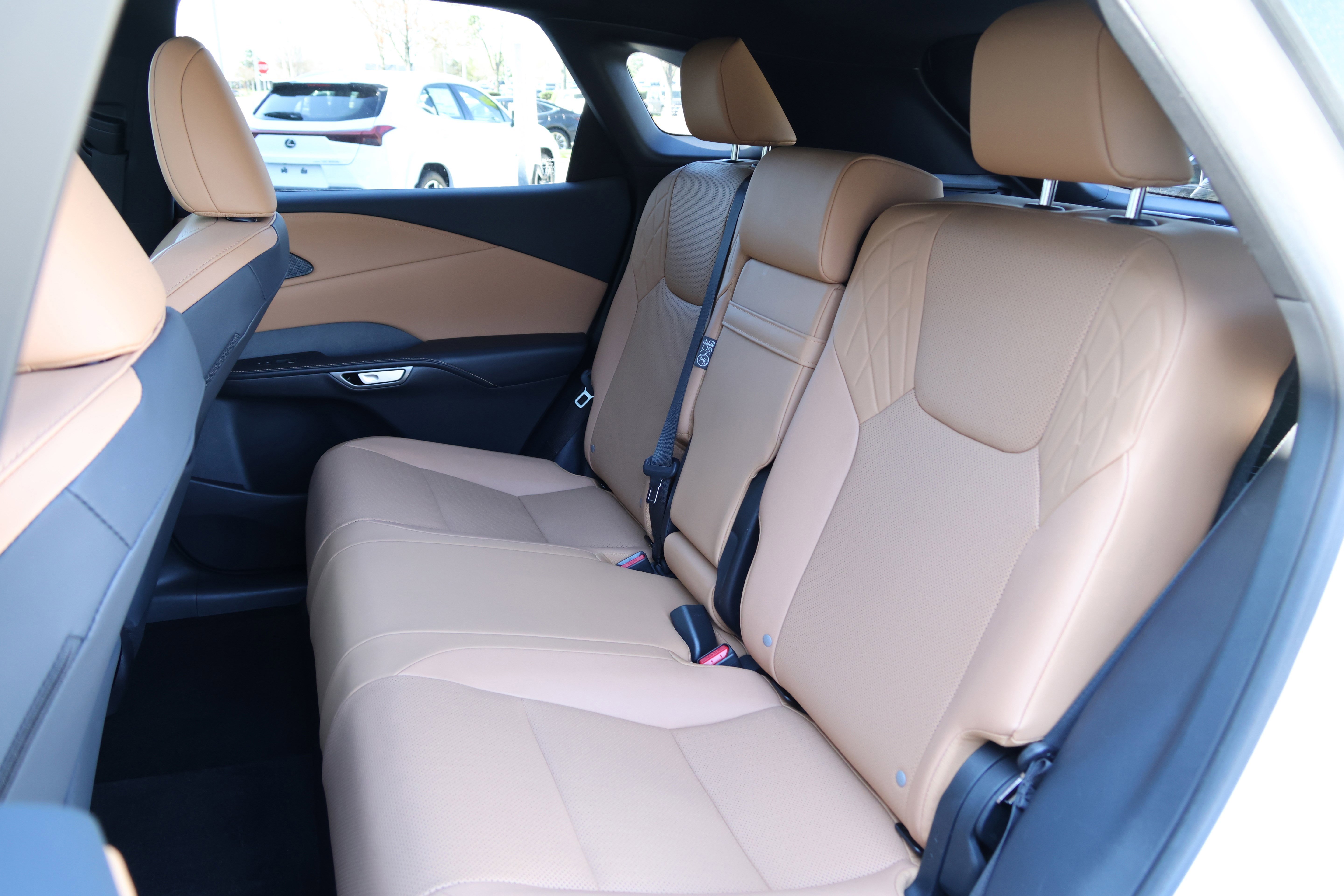 Used 2025 Lexus RX 350 Premium w/ Accessory Package (Z1) image 35