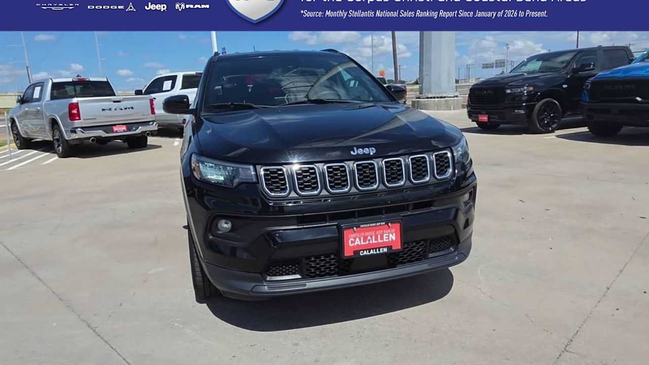 Used 2024 Jeep Compass Latitude AWD/4WD image 3