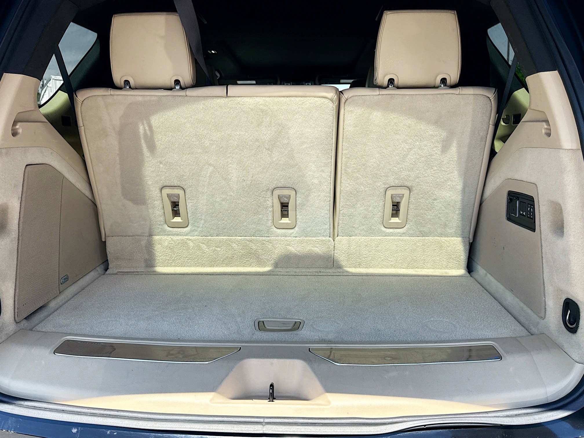 Used 2024 Cadillac Escalade Premium Luxury image 12