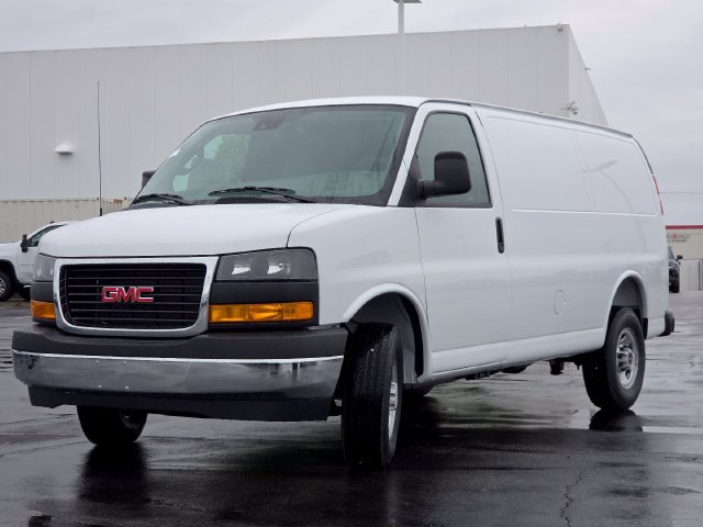 New 2026 GMC Savana 3500 w/ Driver Convenience Package RWD image 9