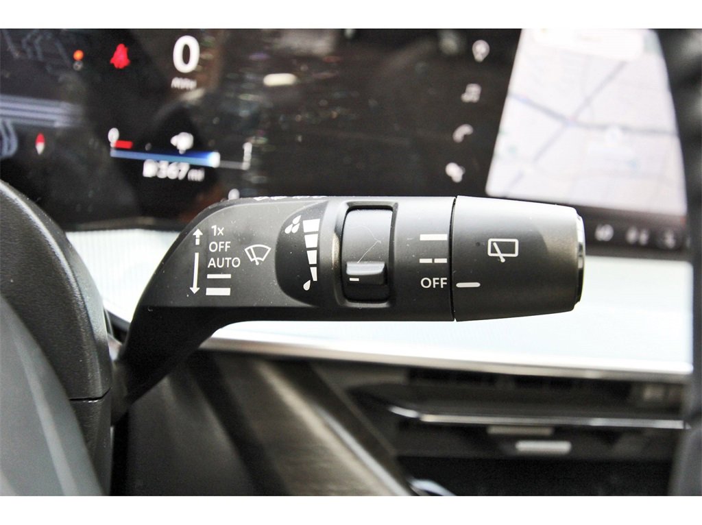 Used 2025 Nissan Murano Platinum image 14