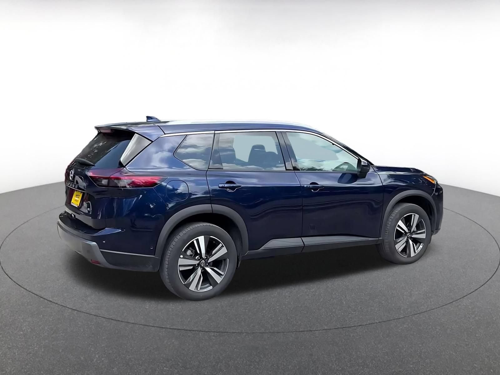 Used 2026 Nissan Rogue SL AWD/4WD image 14