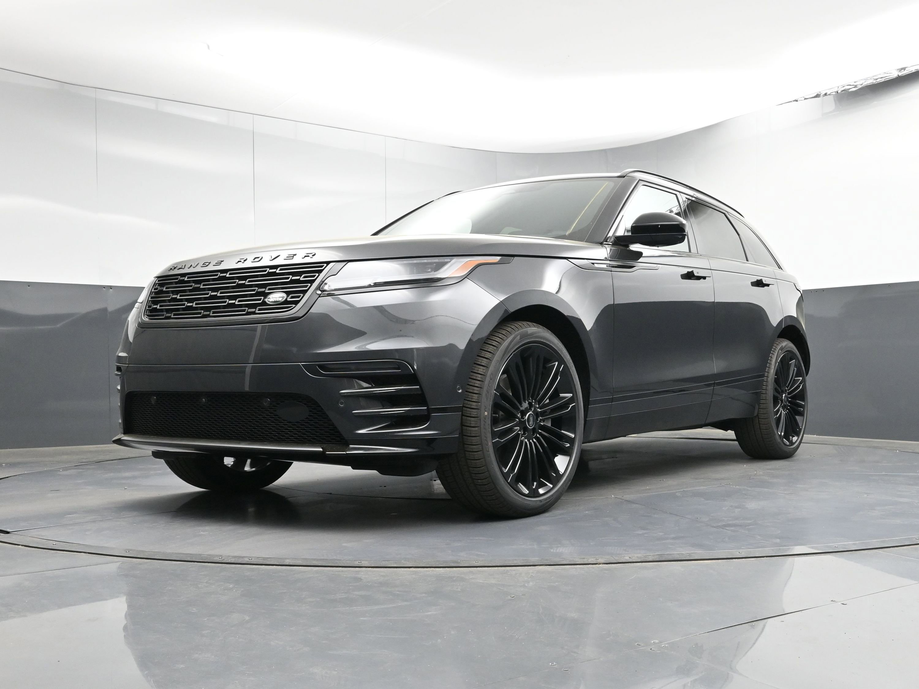 New 2026 Land Rover Range Rover Velar Dynamic SE image 26