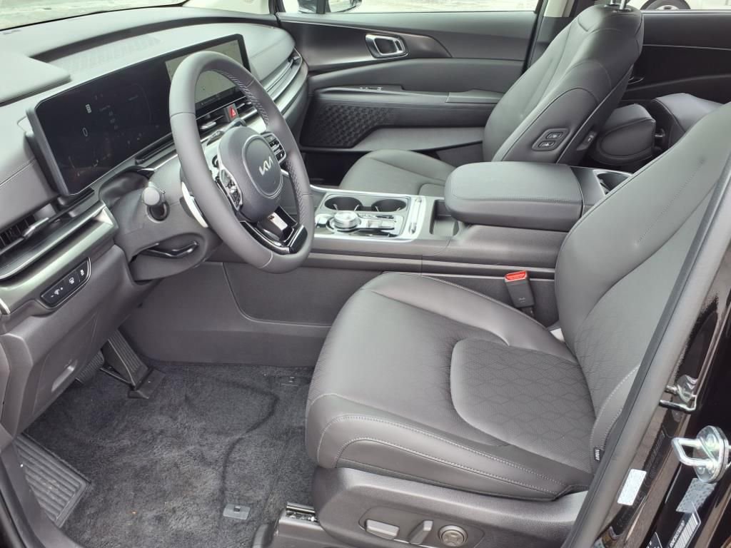 New 2026 Kia Carnival SX w/ SX Dark Edition Package image 10