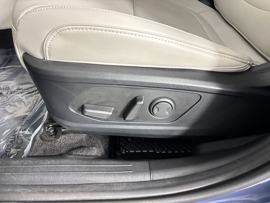 Used 2025 Hyundai Tucson Limited image 10