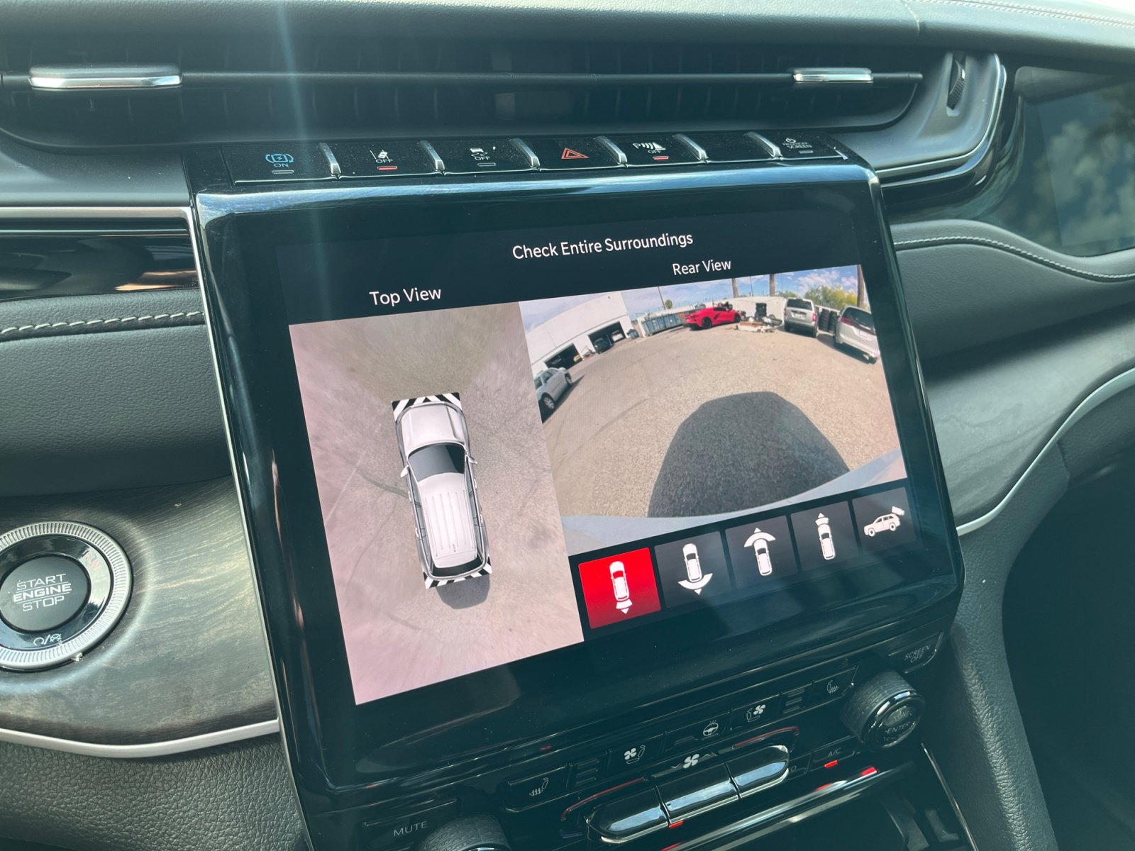 Certified 2022 Jeep Grand Cherokee Limited 4xe w/ Luxury Tech Group II AWD/4WD image 24