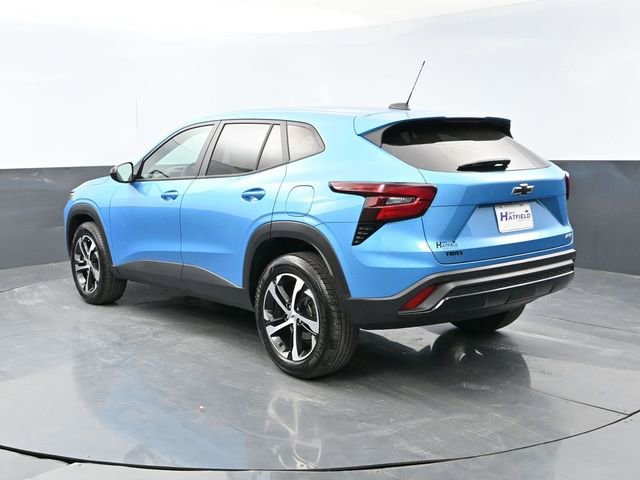 Used 2025 Chevrolet Trax RS w/ Driver Confidence Package FWD image 4
