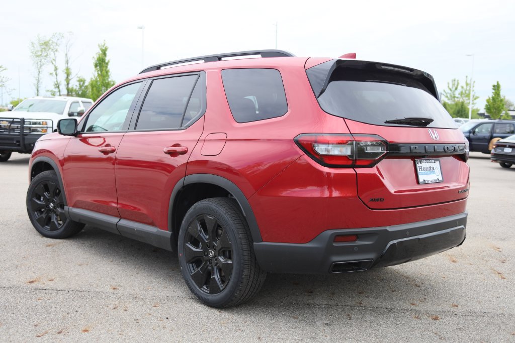 New 2026 Honda Pilot Black Edition image 4