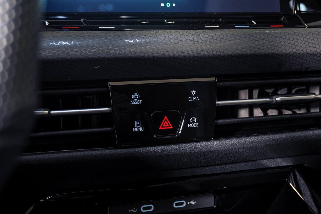 Used 2024 Volkswagen GTI Autobahn image 28