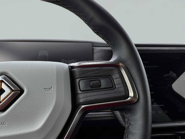 Used 2024 Rivian R1S Adventure image 29