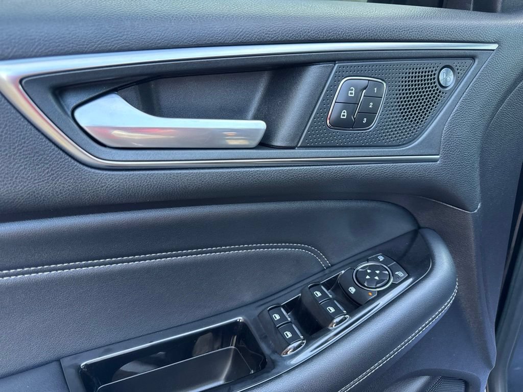 Used 2019 Ford Edge Titanium w/ Equipment Group 301A FWD image 14