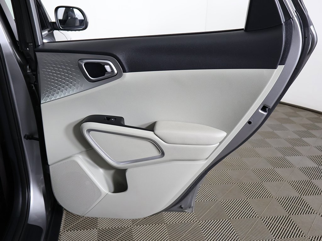 Used 2023 Kia Soul LX w/ LX Technology Package image 24