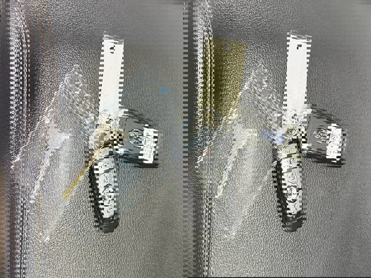 Used 2022 Ford F150 Lariat w/ Equipment Group 502A High image 39