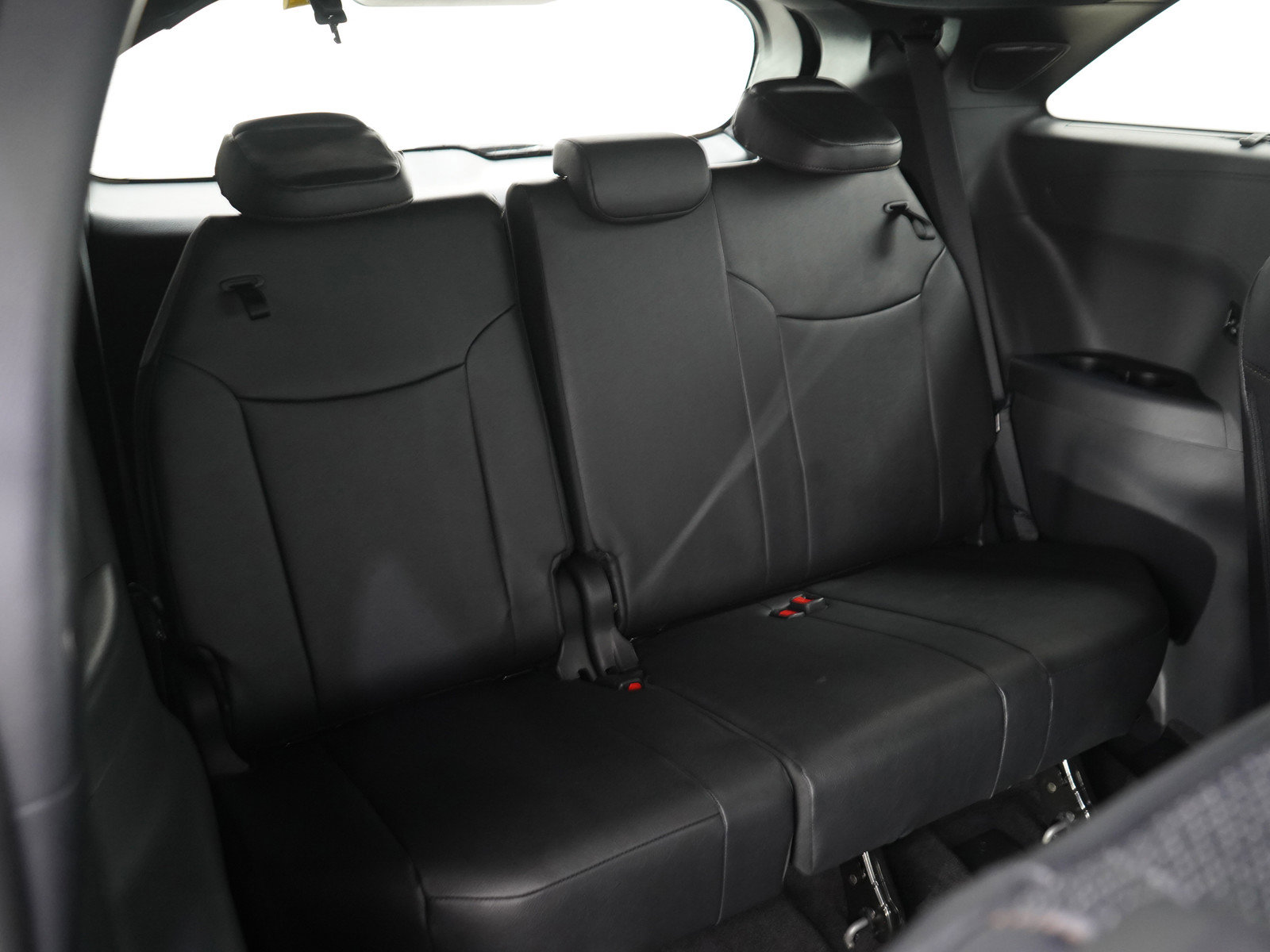 Used 2025 Toyota Sienna Platinum AWD/4WD image 15