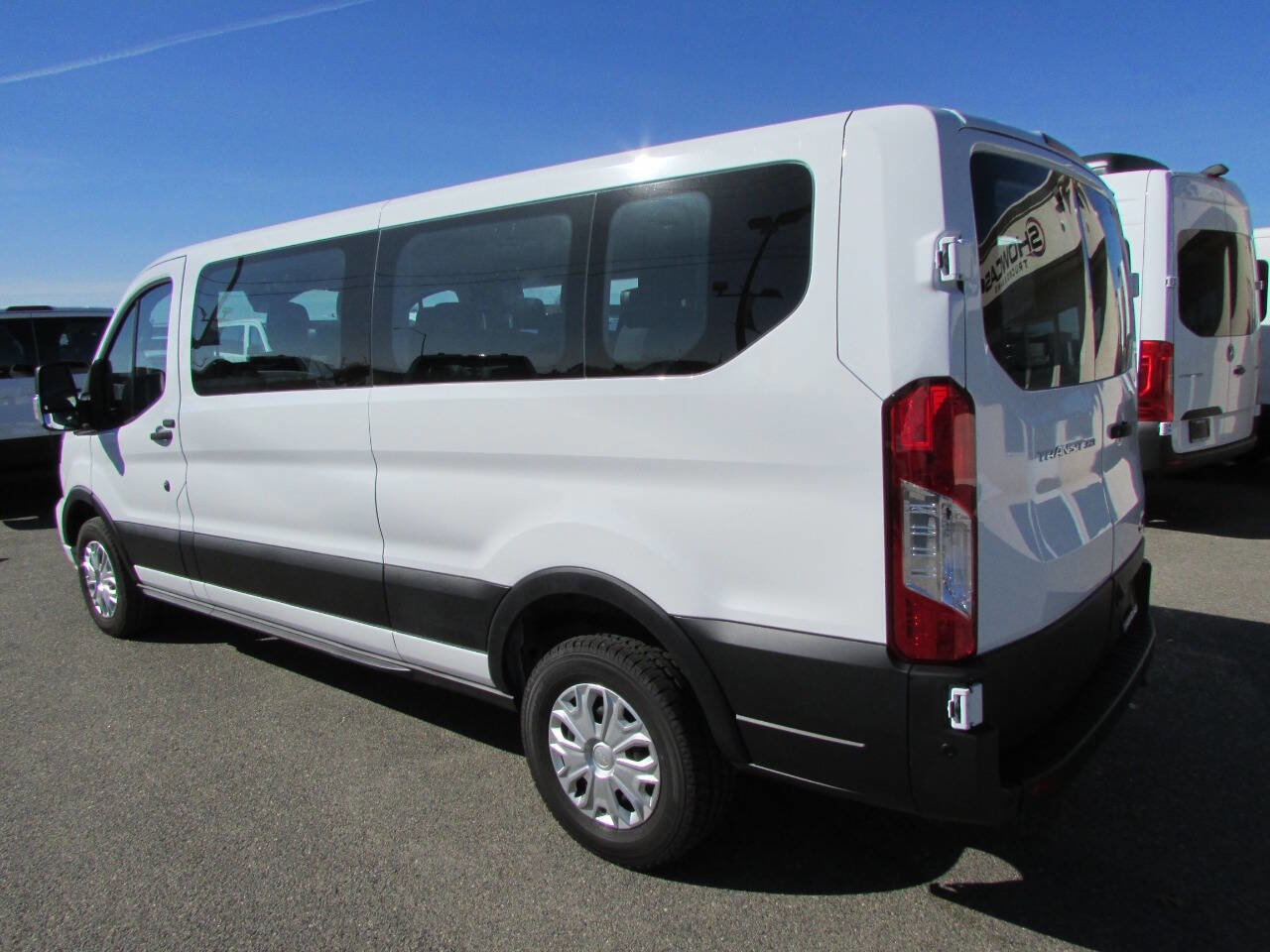 Used 2023 Ford Transit 350 XLT image 9