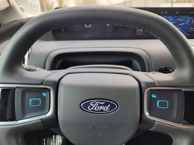 Used 2025 Ford Expedition Active RWD image 27