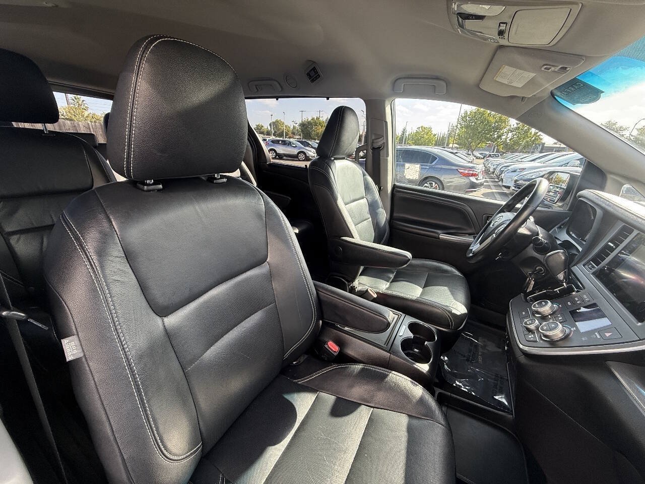 Used 2015 Toyota Sienna SE FWD image 20