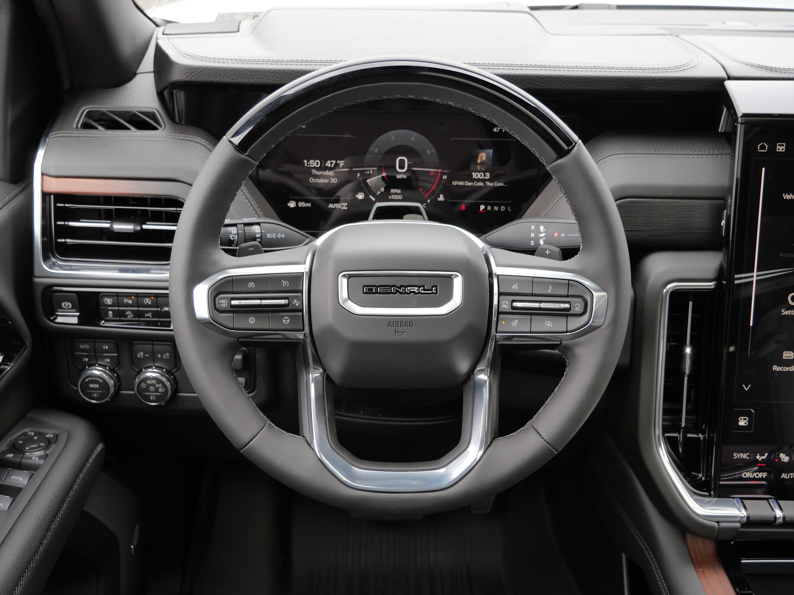 New 2026 GMC Yukon Denali w/ Denali Reserve Package image 7