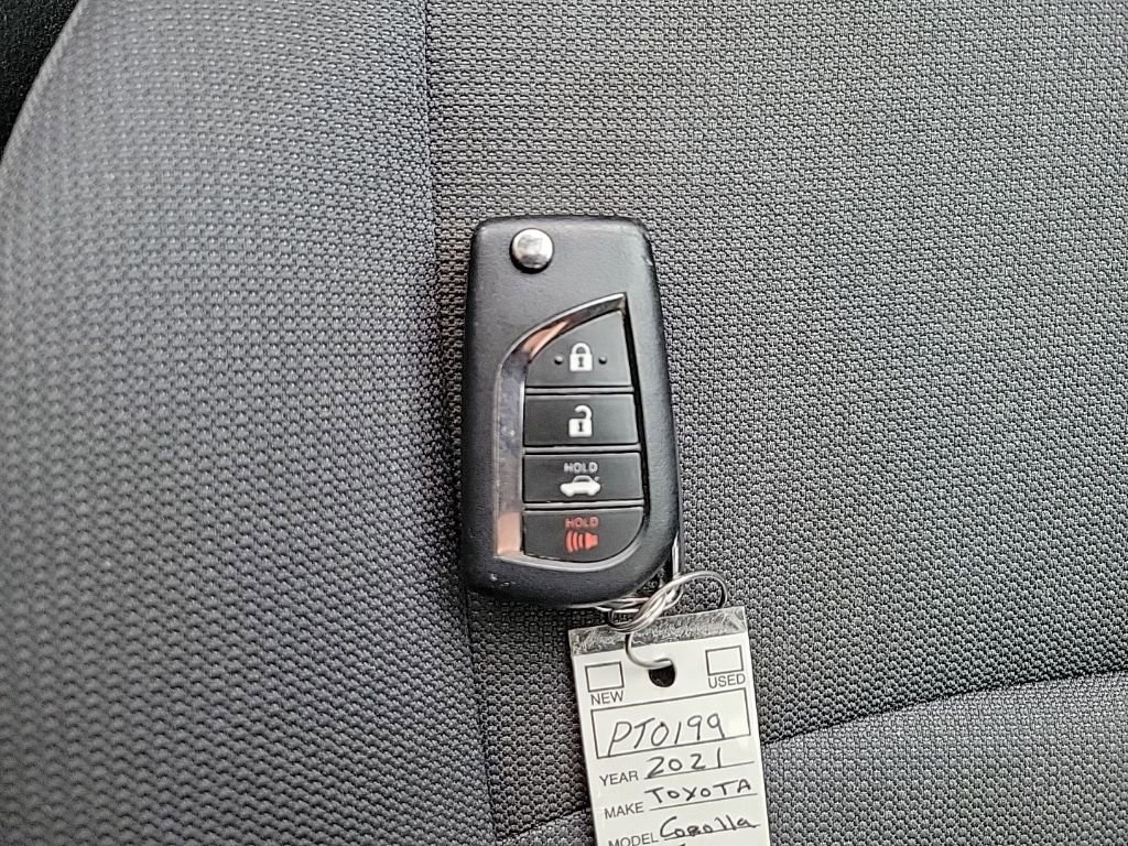 Used 2021 Toyota Corolla LE image 25
