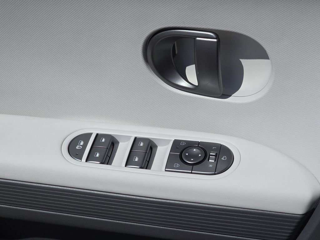 New 2025 Hyundai Ioniq 5 SEL AWD/4WD image 29