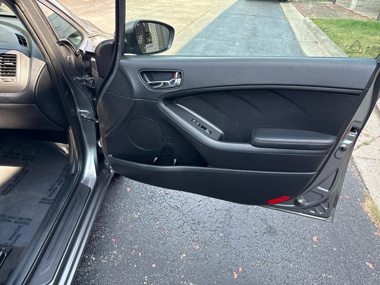 Used 2015 Kia Forte EX image 31