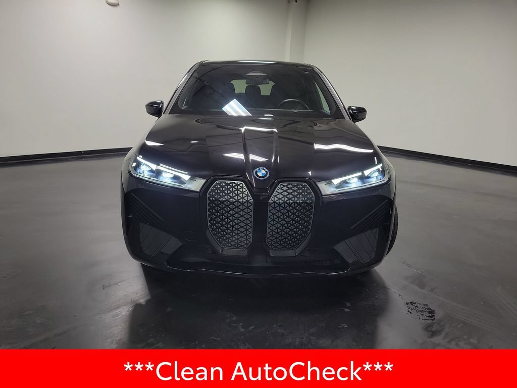 Used 2024 BMW iX xDrive50 w/ Premium Package AWD/4WD image 3