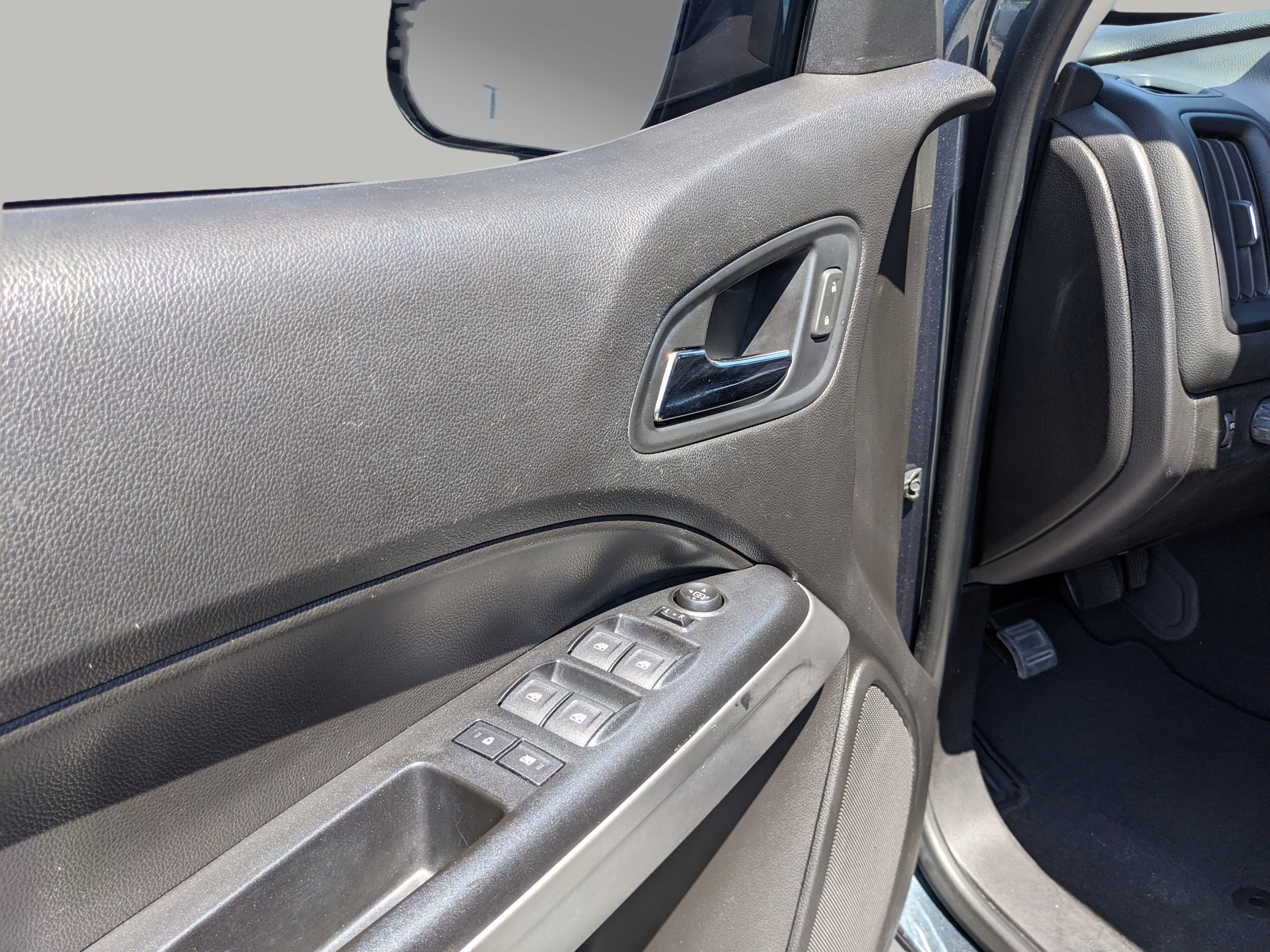 Used 2019 Chevrolet Colorado LT w/ Colorado RST Special Edition AWD/4WD image 18