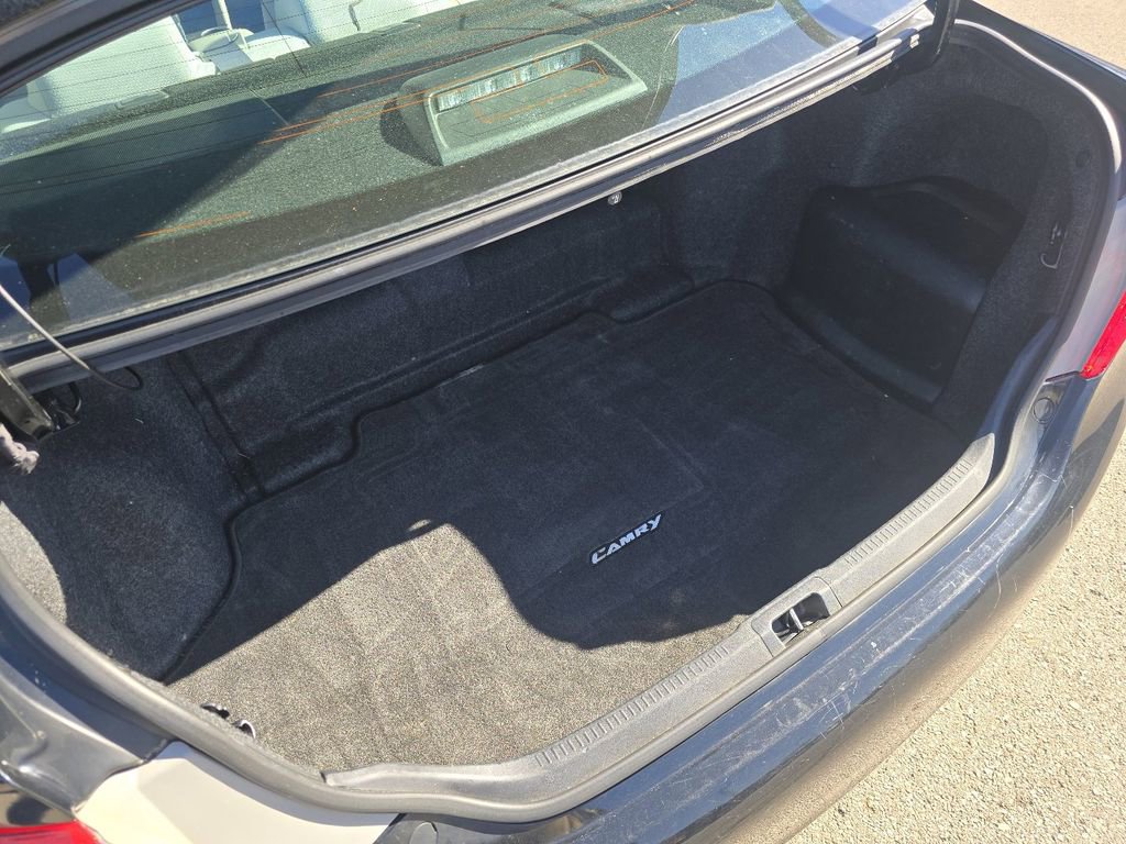 Used 2014 Toyota Camry LE image 14