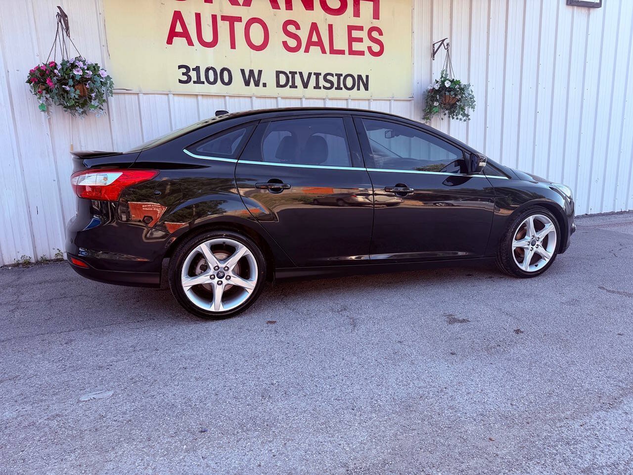 Used 2012 Ford Focus Titanium FWD image 3