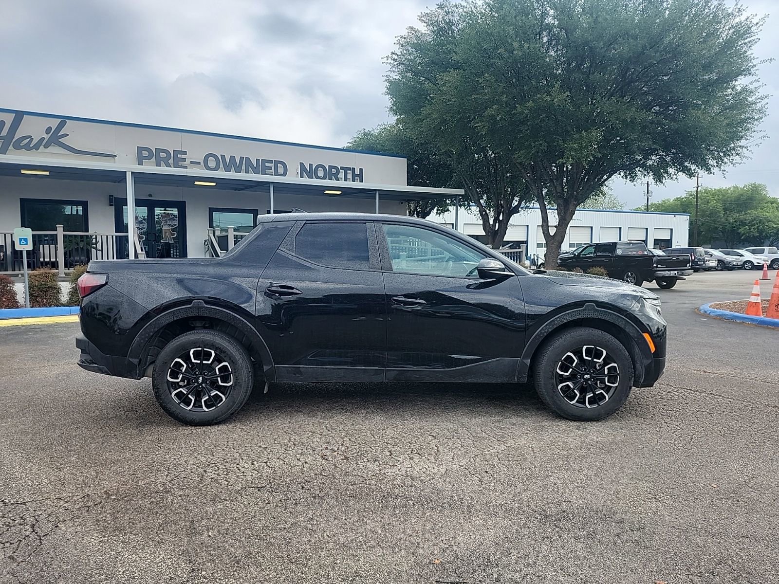 Used 2024 Hyundai Santa Cruz SEL image 2