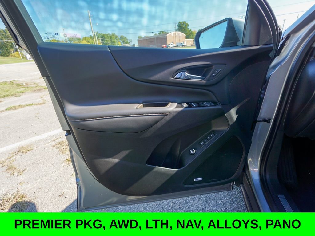 Used 2023 Chevrolet Equinox Premier image 16