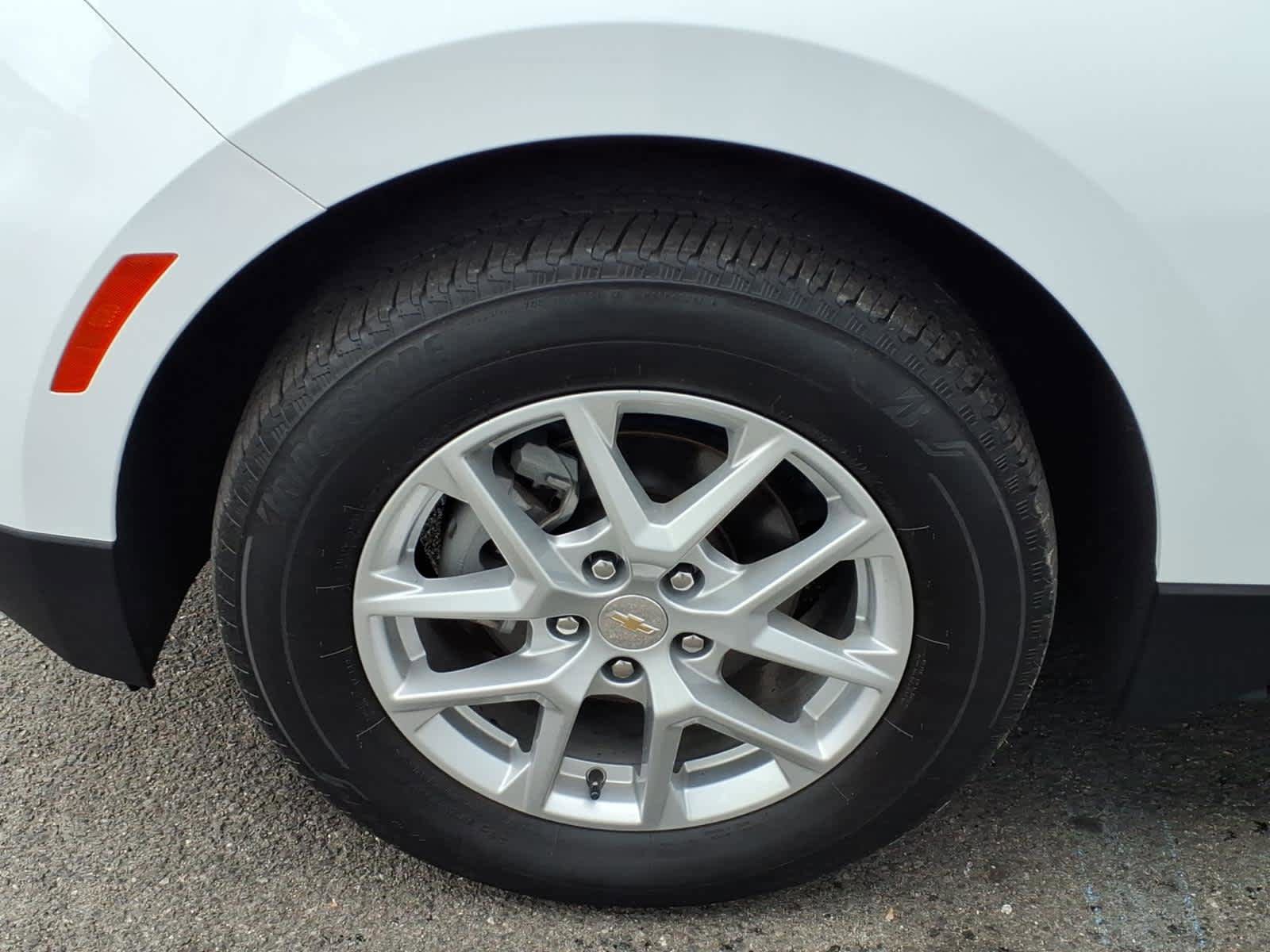 Used 2024 Chevrolet Equinox LT AWD/4WD image 8