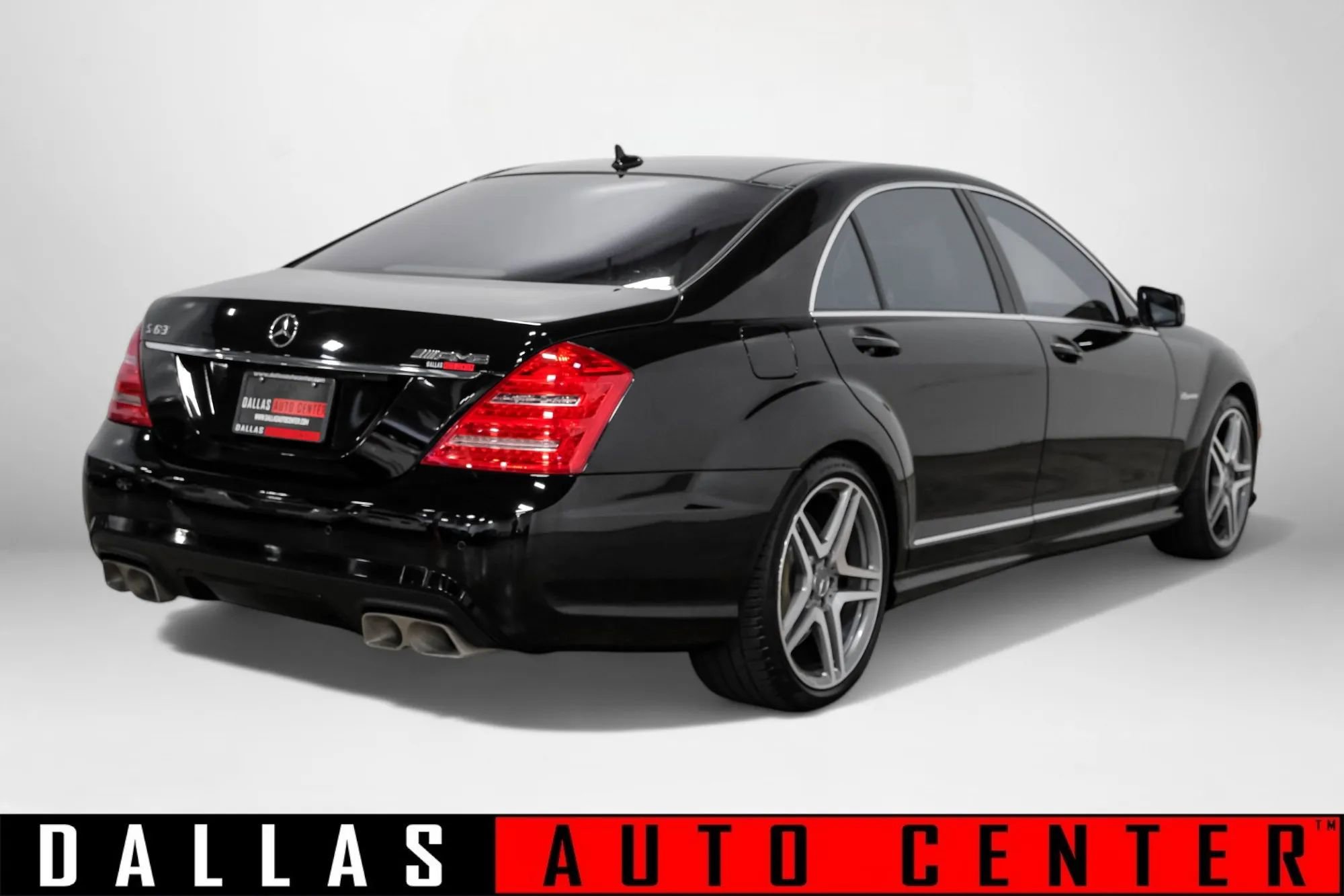 Used 2011 Mercedes-Benz S 63 AMG image 4
