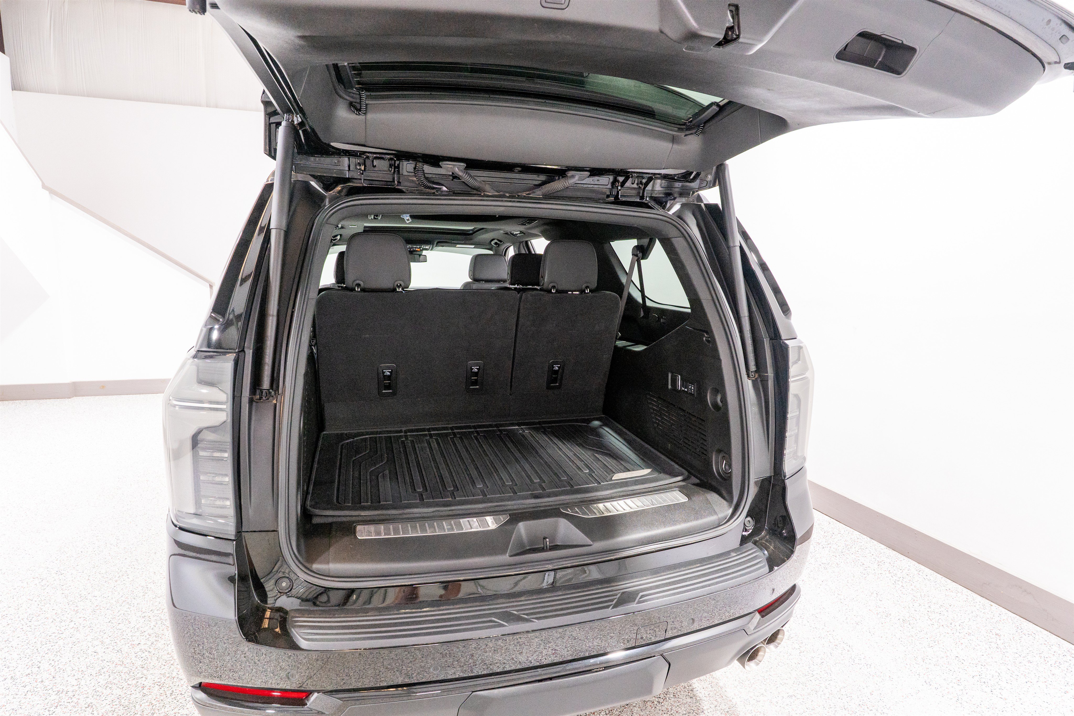 Used 2026 Chevrolet Suburban RST w/ Comfort Package AWD/4WD image 33
