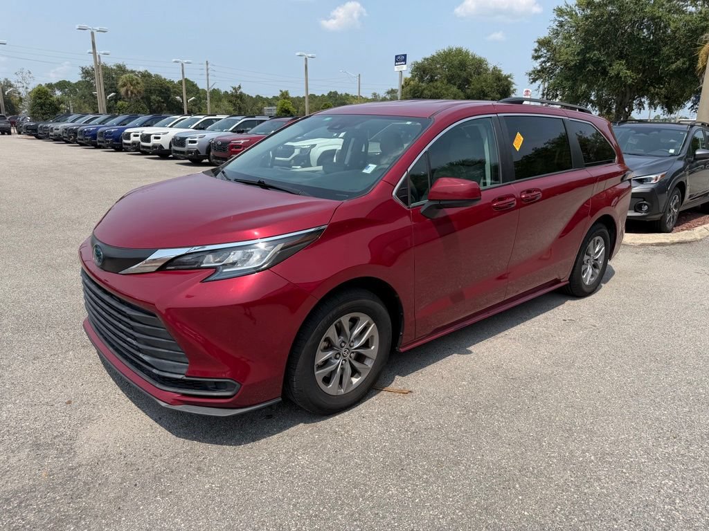 Used 2022 Toyota Sienna LE FWD image 13