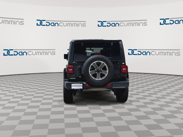 Used 2018 Jeep Wrangler Unlimited Sahara AWD/4WD image 8