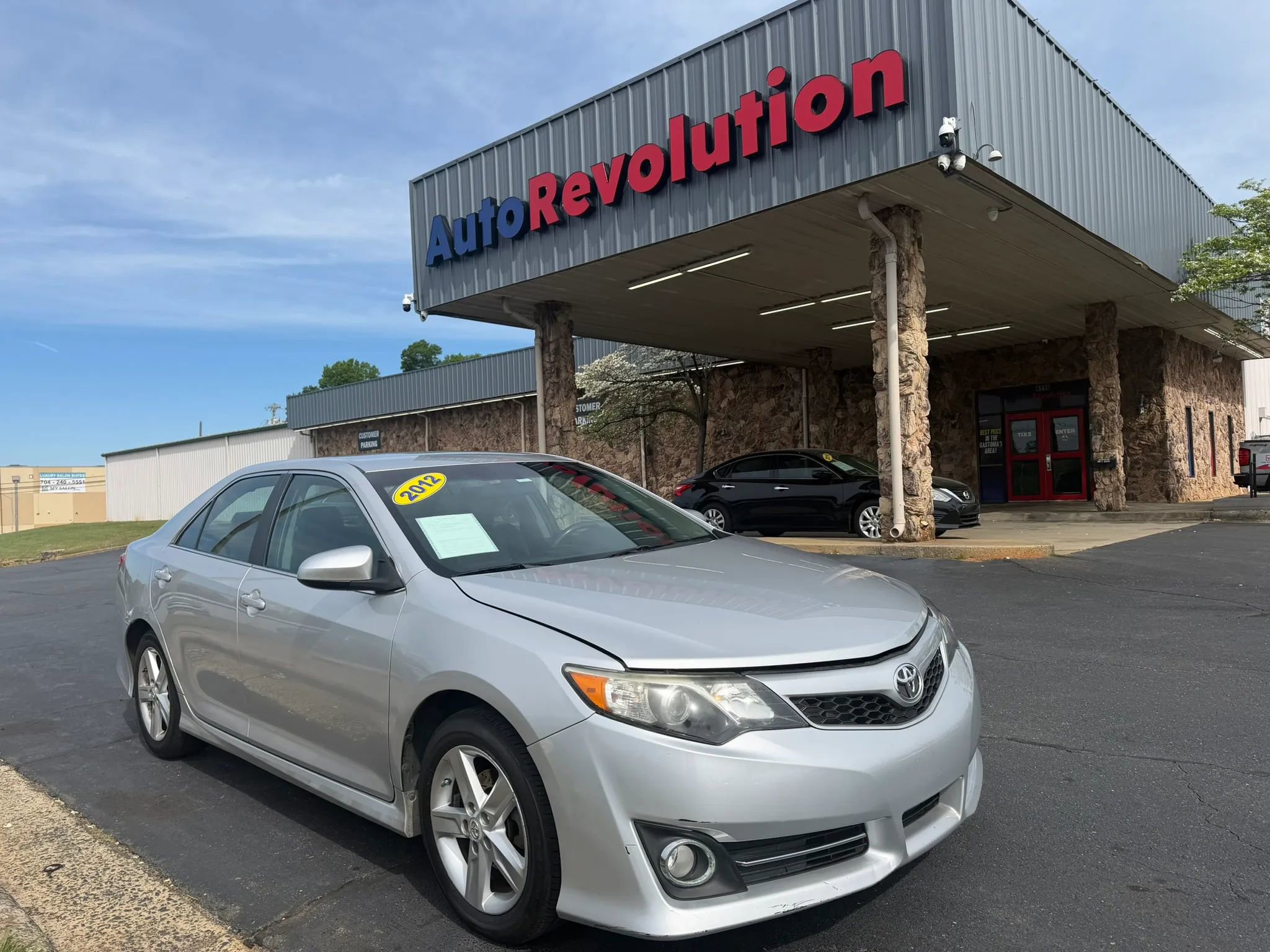 Used 2012 Toyota Camry SE image 1