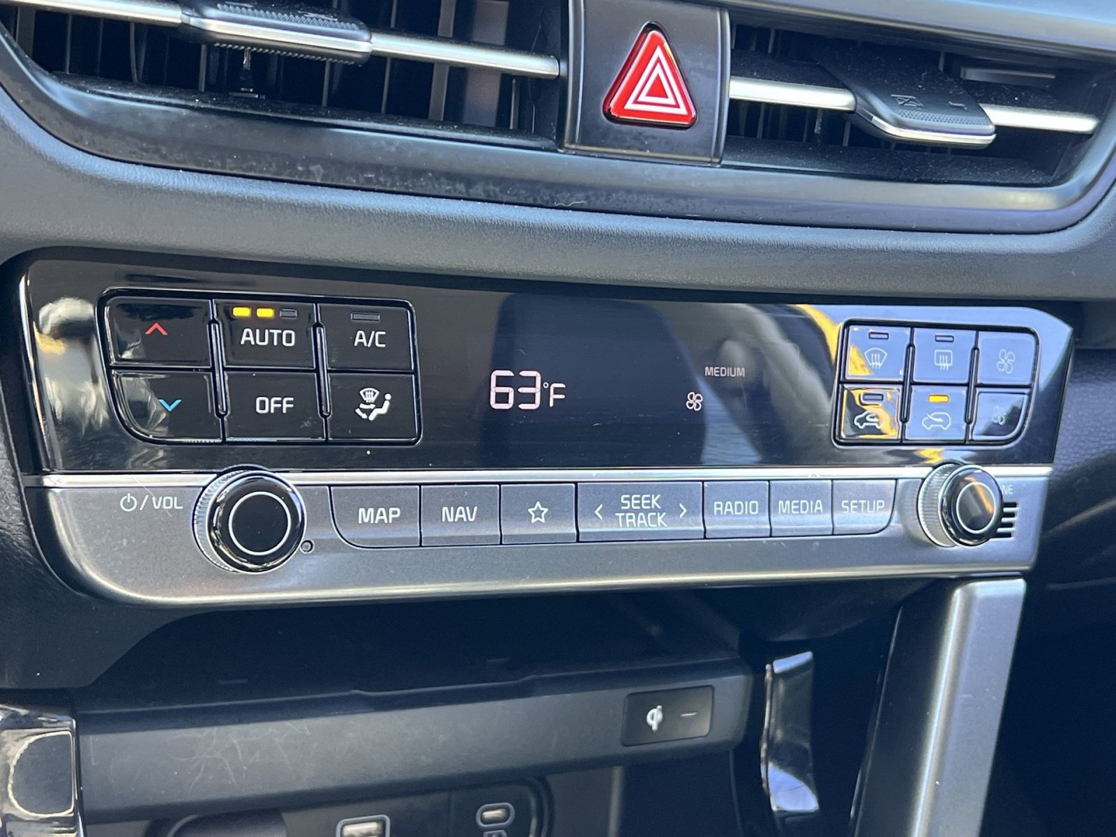 Used 2024 Kia Seltos SX w/ SX Sunroof Package image 21