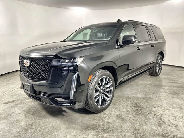 Certified 2022 Cadillac Escalade ESV Sport Platinum w/ Heavy-Duty Trailer Package image 4