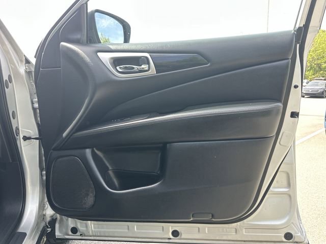 Used 2020 Nissan Pathfinder S image 31