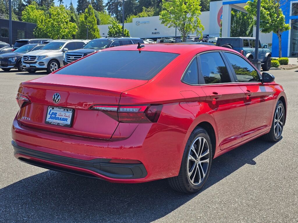 Used 2024 Volkswagen Jetta Sport FWD image 5