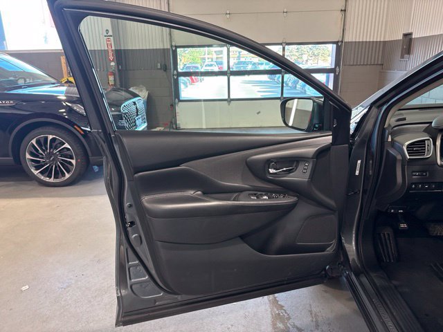 Certified 2020 Nissan Murano SL w/ Moonroof Package AWD/4WD image 9