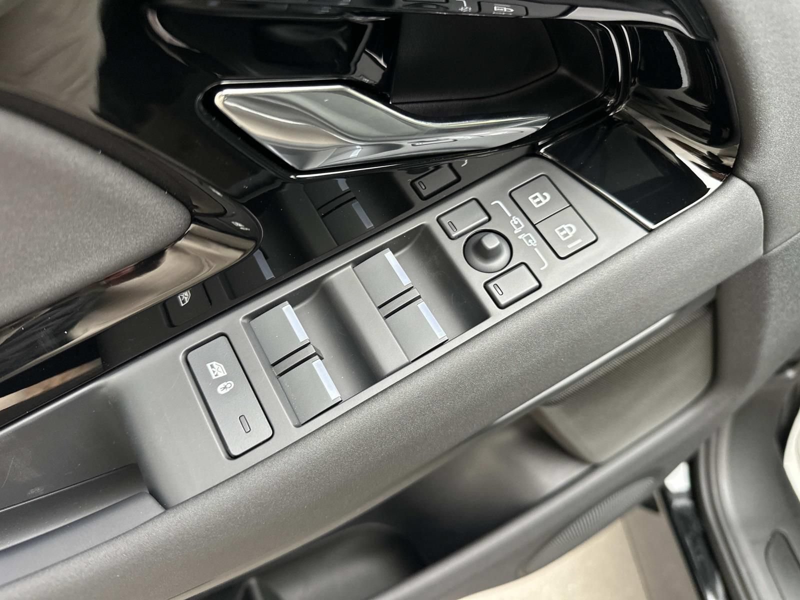 New 2026 Land Rover Range Rover Evoque S AWD/4WD image 10