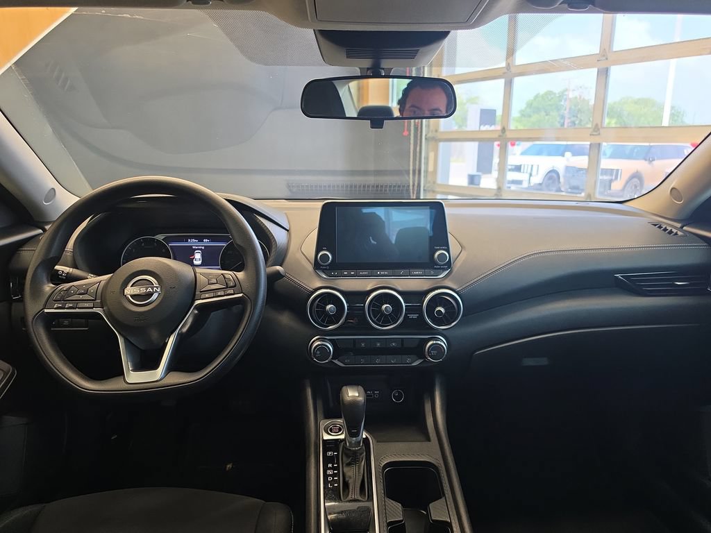 Used 2024 Nissan Sentra SV FWD image 17