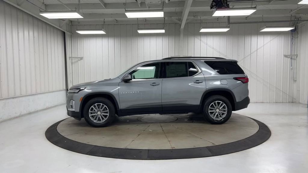 Used 2023 Chevrolet Traverse LT image 5