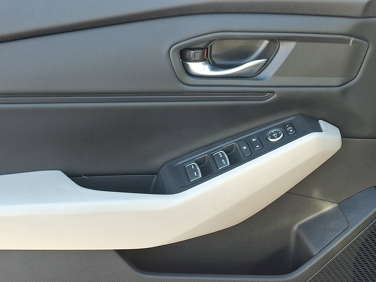 Used 2023 Honda Accord EX image 12