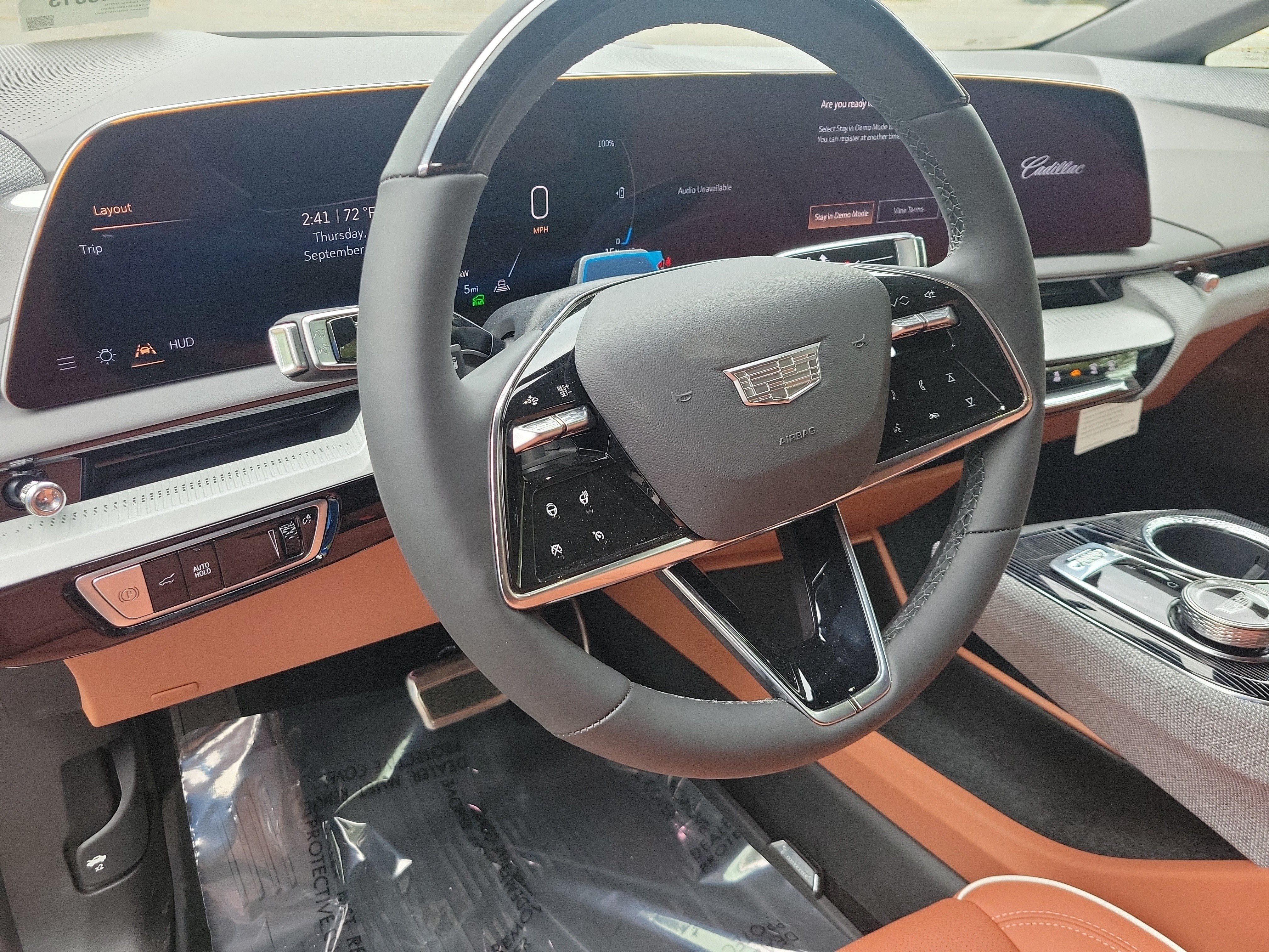 New 2027 Cadillac Optiq Premium Luxury w/ LPO, Floor Liner Package AWD/4WD image 20