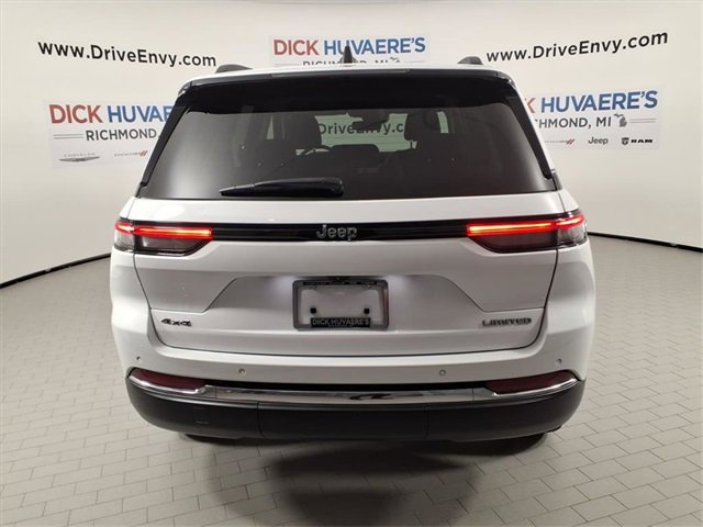 Used 2023 Jeep Grand Cherokee Limited image 5