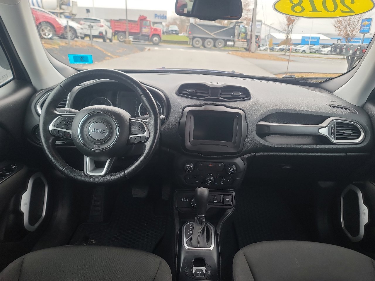 Used 2018 Jeep Renegade Latitude w/ Cold Weather Group image 17