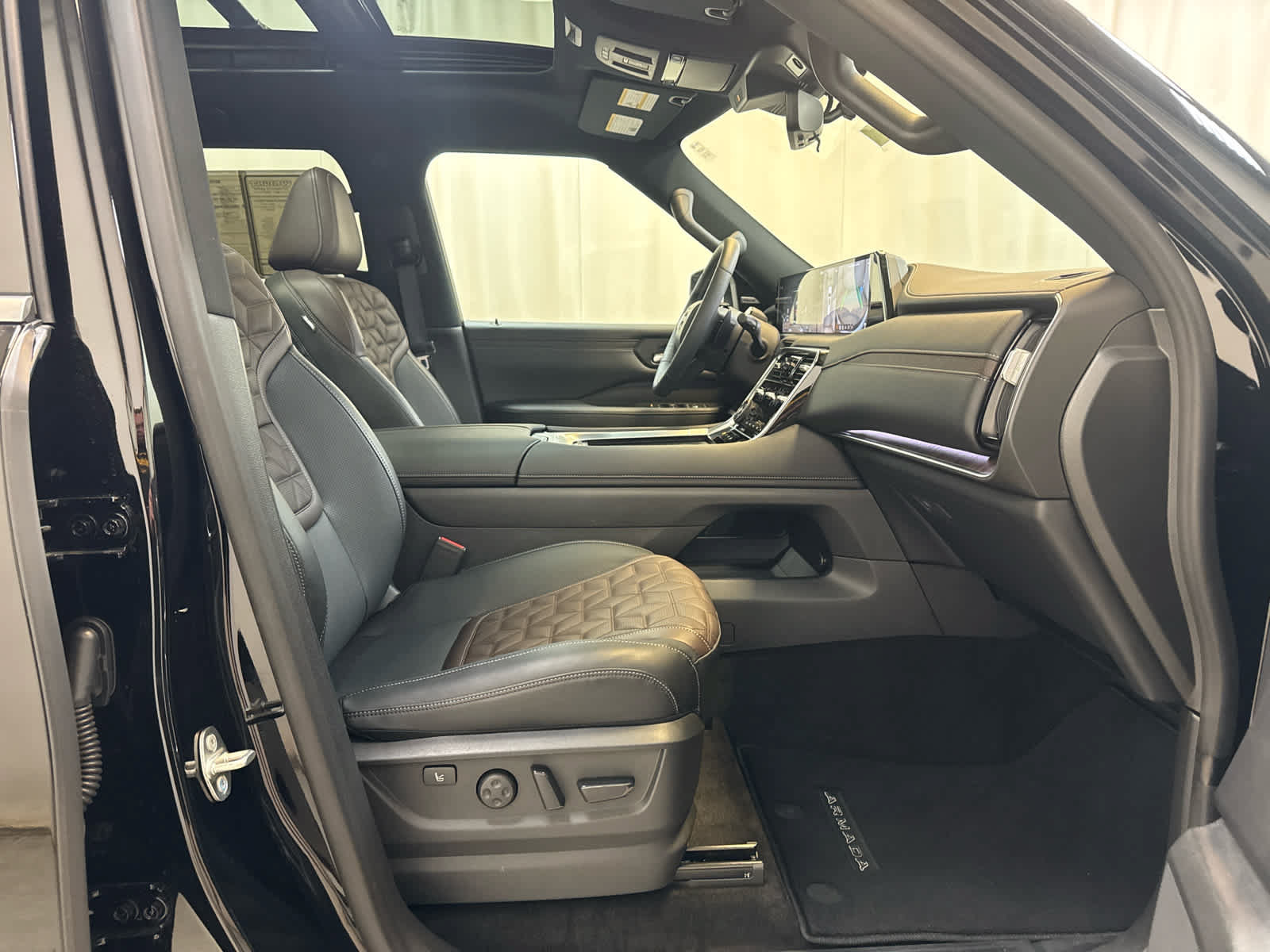 Certified 2026 Nissan Armada Platinum Reserve AWD/4WD image 12